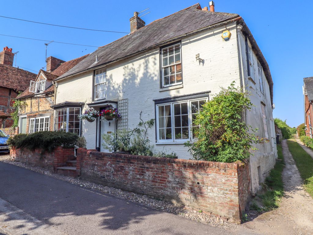 Wykeham House, Mill Hill, Broad Street, Alresford SO24