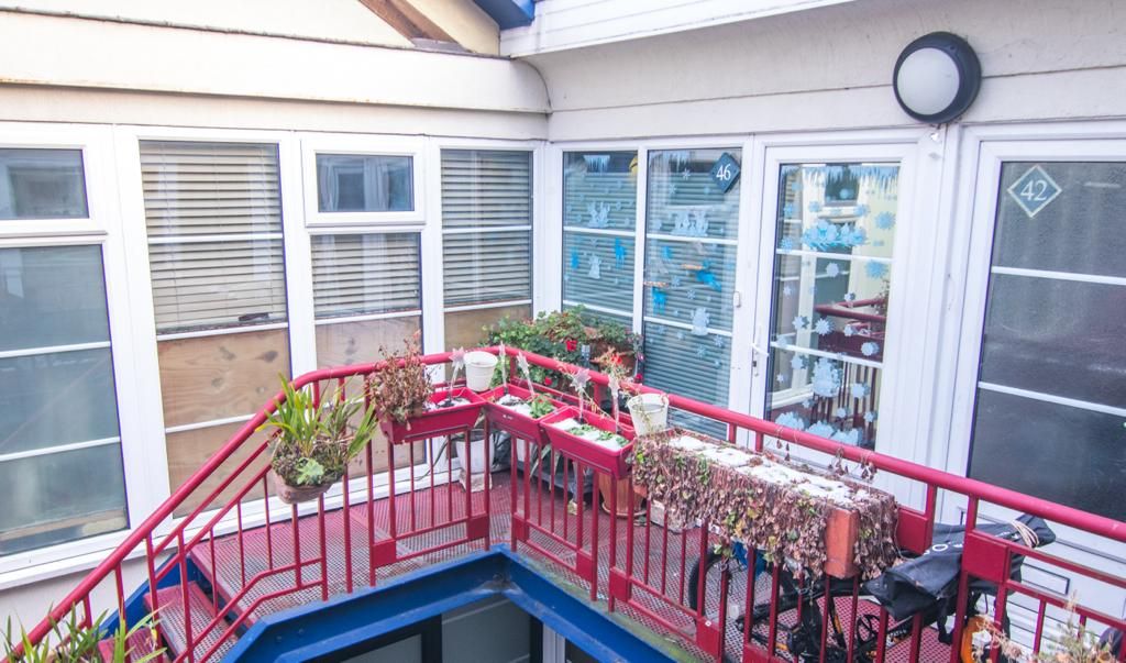 3 bed flat for sale in Hopewell Yard, Camberwell SE5 Zoopla