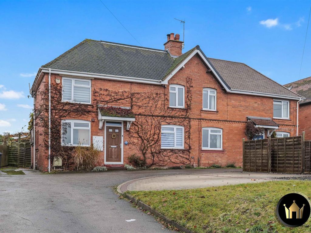 3 bed semidetached house for sale in School Road, Salford Priors