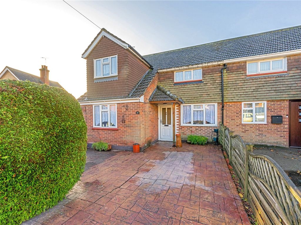 3 bed semidetached house for sale in Caves Farm Close, Sandhurst, Berkshire GU47, £455,000 Zoopla