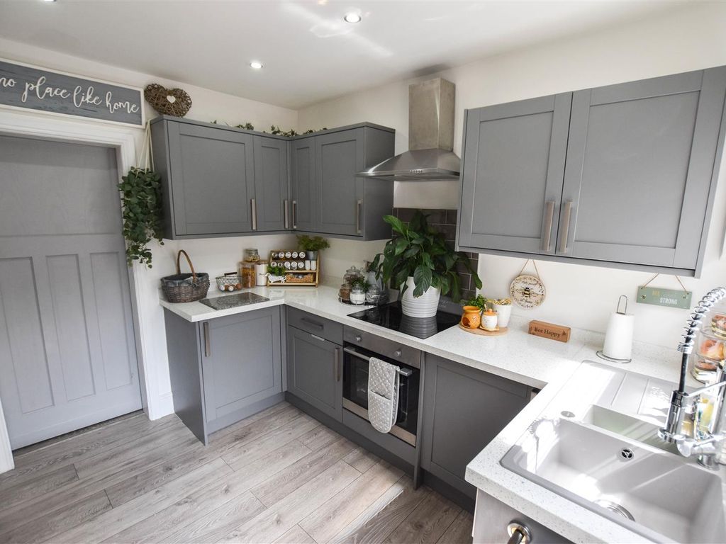 2 bed end terrace house for sale in High Street, Eckington, Sheffield