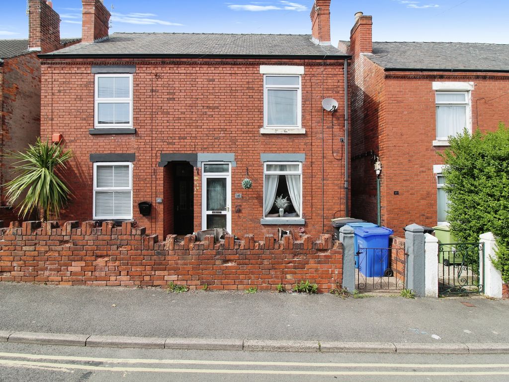 3 bed semidetached house for sale in Queen Street, Chesterfield S43