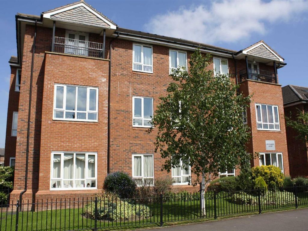 2 bed flat to rent in Devonshire Court, 7 Derbyshire Road South, Sale