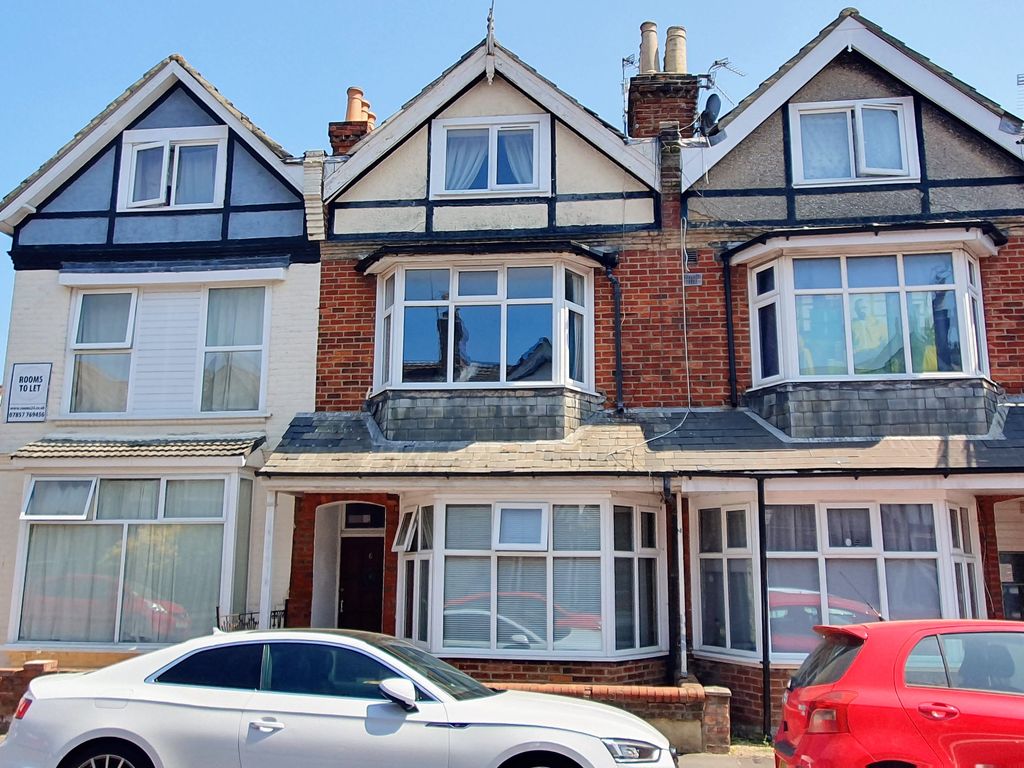 Block of flats for sale in Flatlets, Bournemouth BH1 Zoopla