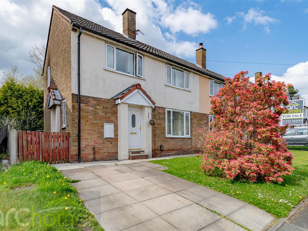 3 bed semidetached house for sale in Tensing Avenue, Atherton