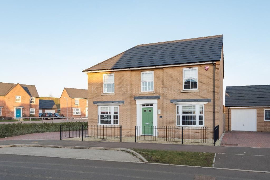 4 bed detached house to rent in Olympic Crescent, Brooklands, Milton