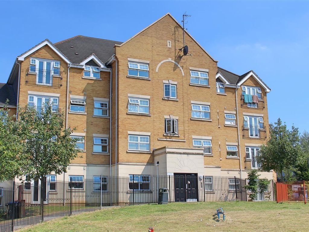 2 bed flat for sale in Warren Way, Edgware HA8, £325,000 Zoopla
