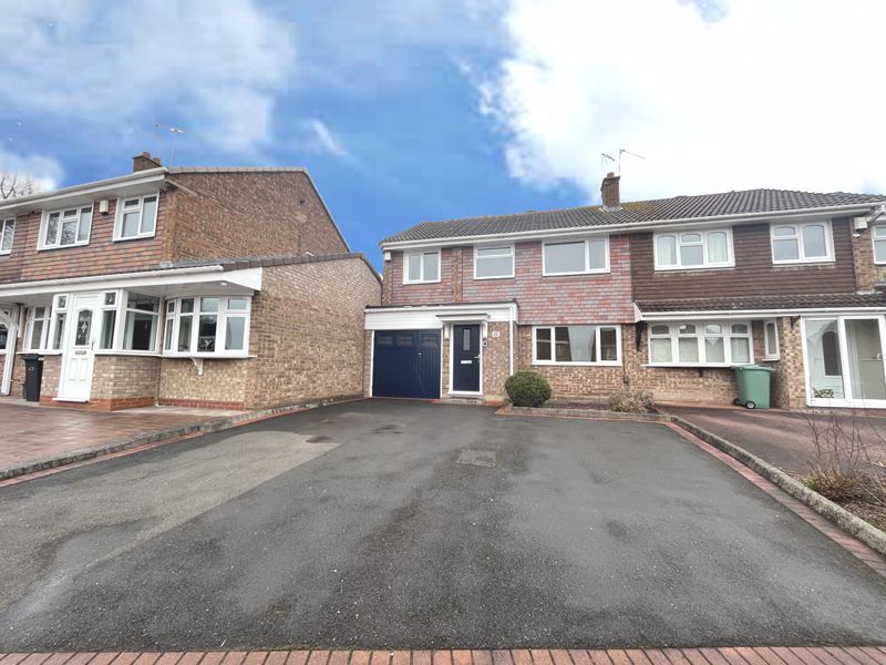 4 bed semidetached house for sale in Trysull Way, Netherton, Dudley