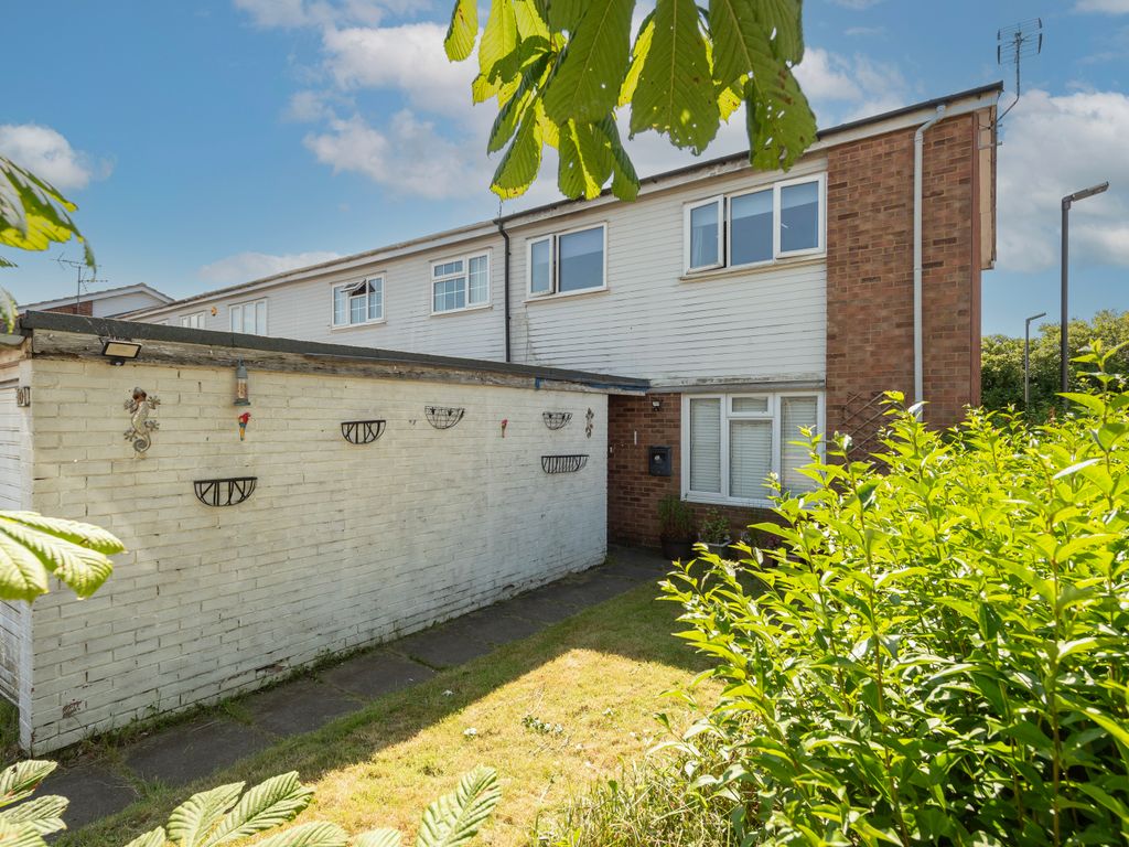 3 bed end terrace house for sale in Kitchener Close, St. Albans, Hertfordshire AL1, £475,000