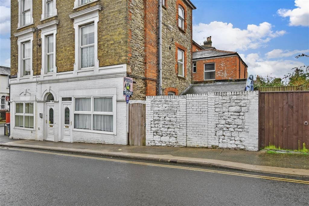 1 bed flat for sale in Monkton Street, Ryde, Isle Of Wight PO33, £