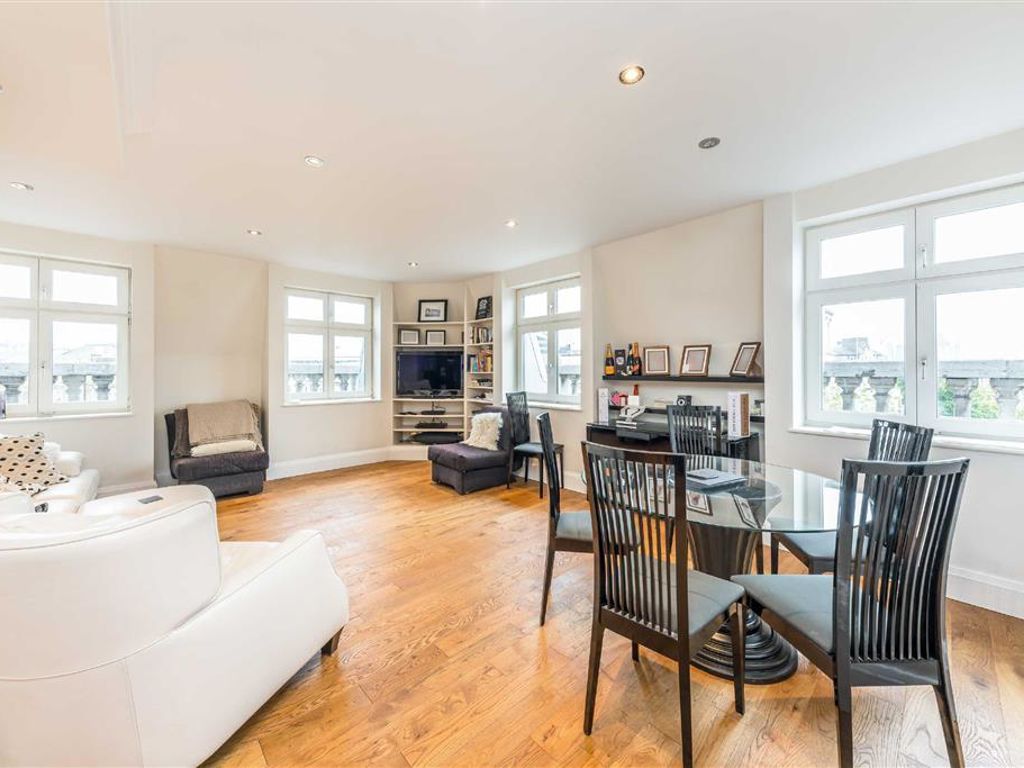 3 bed flat to rent in St. Martin's Place, London WC2N Zoopla