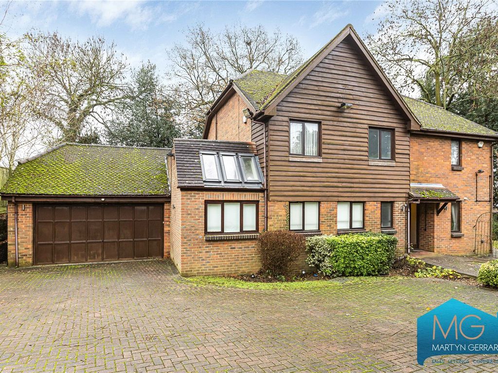 5 bed detached house for sale in Dingle Close, Arkley, Herts EN5, £1,400,000 Zoopla