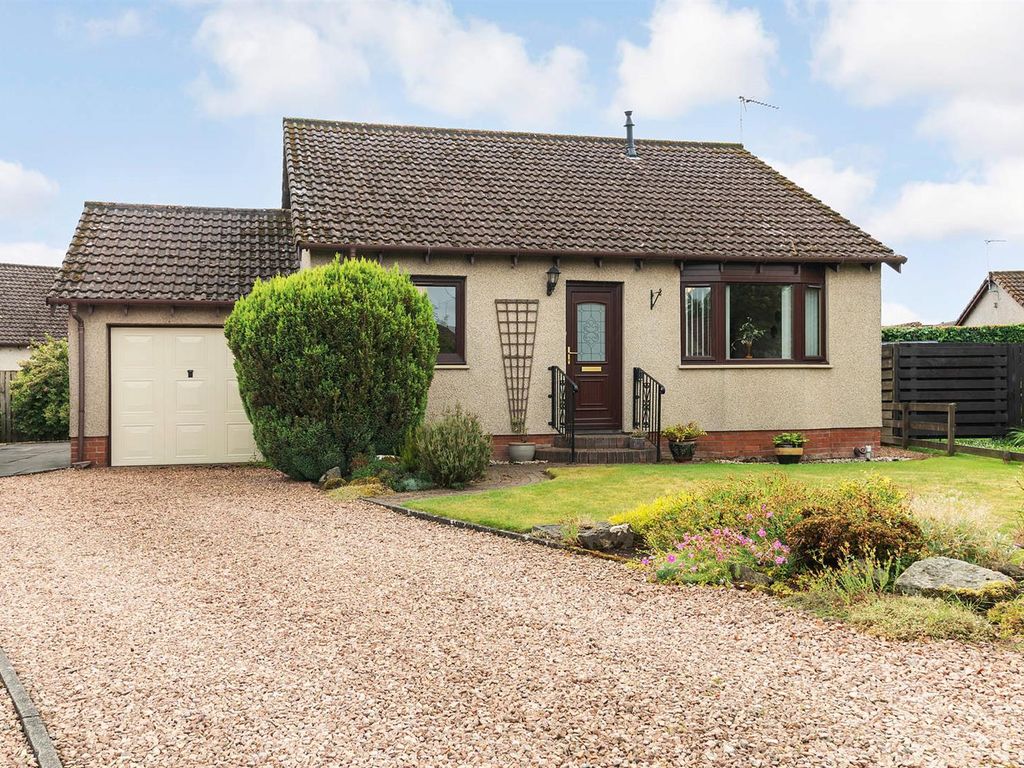 2 bed detached house for sale in Renton Drive, Kinross KY13 Zoopla