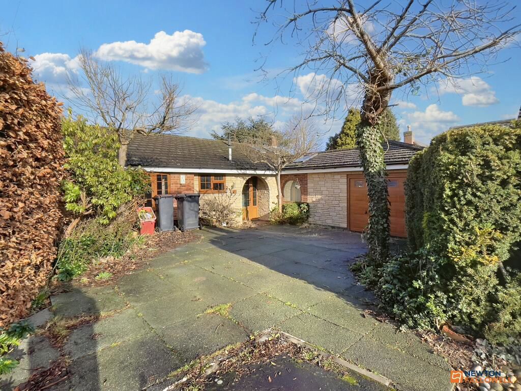 2 bed bungalow for sale in Clarke Close, Whitwick, Coalville LE67, £