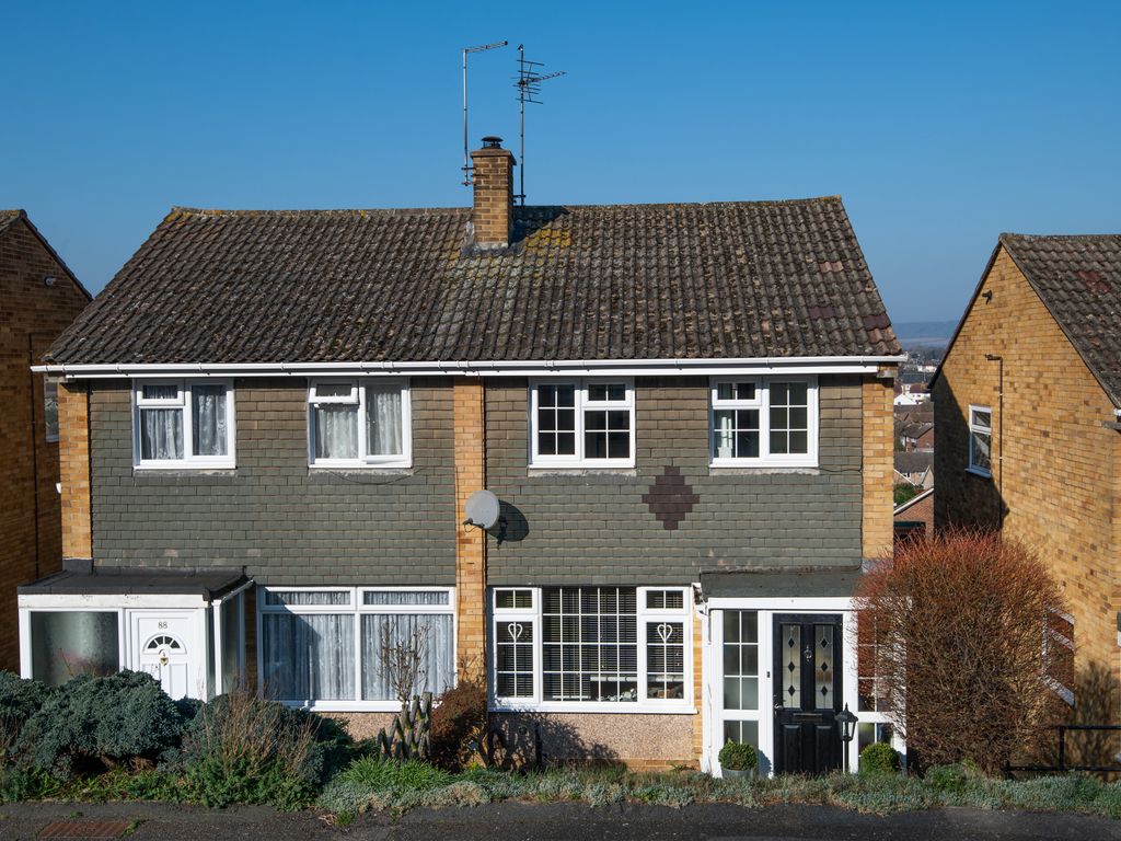 3 bed semidetached house for sale in Primrose Drive, Ditton, Aylesford