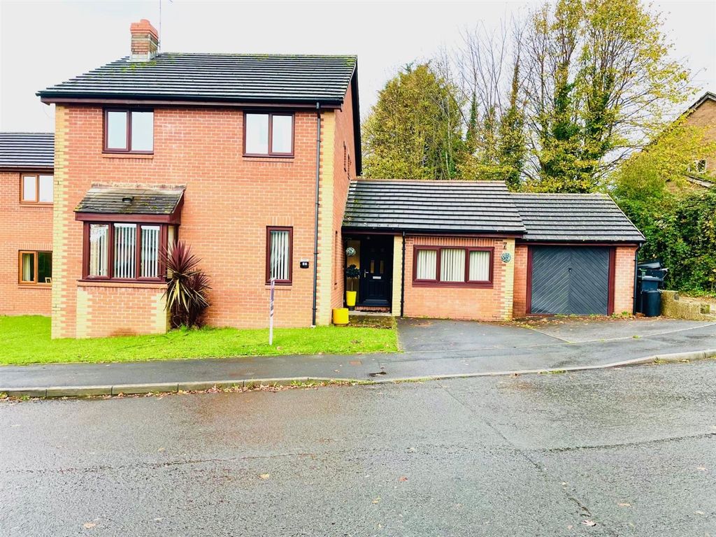 4 bed detached house for sale in Llys Cilsaig, Dafen, Llanelli SA14, £305,000 Zoopla