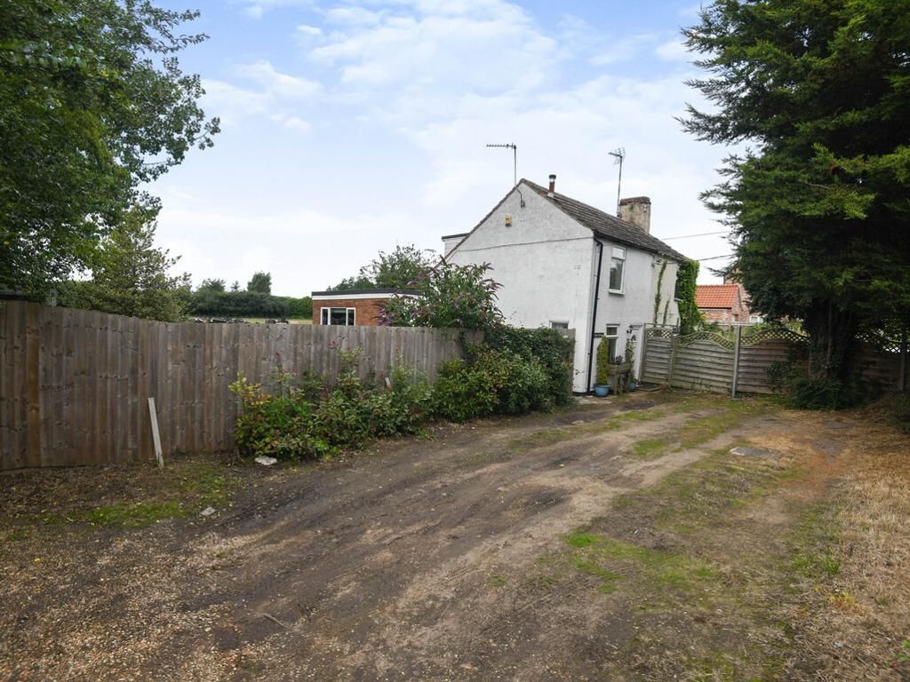 2 bed semidetached house for sale in Fridaybridge Road, Elm, Wisbech