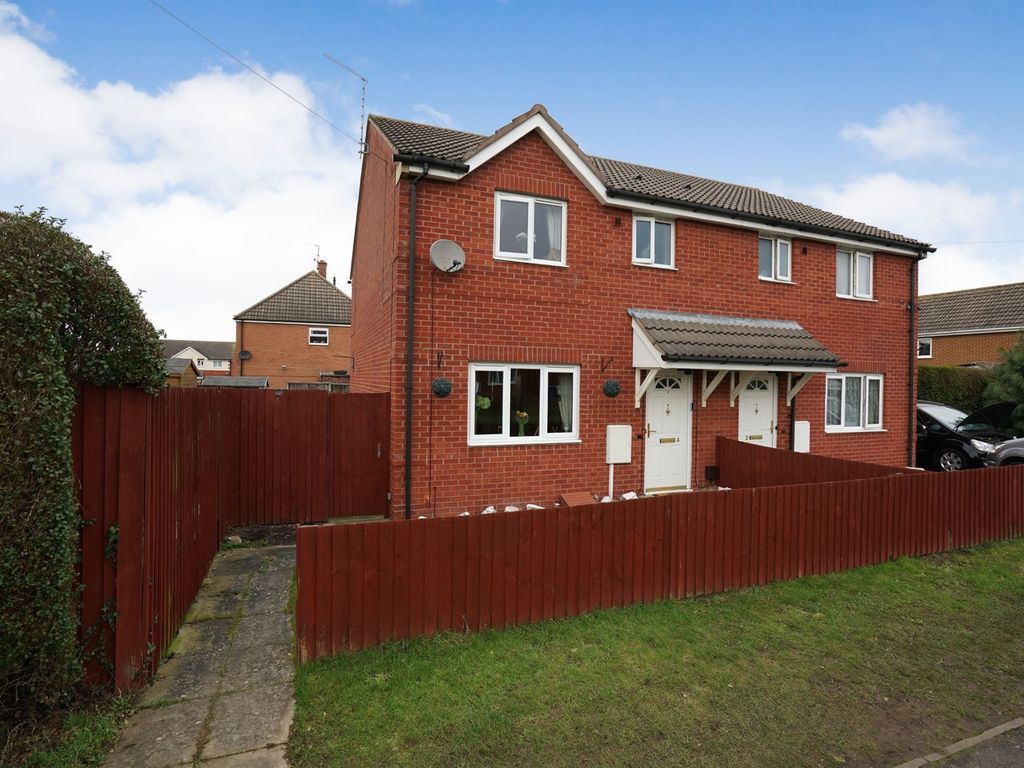 3 bed semidetached house for sale in St. Andrews Drive, Horninglow