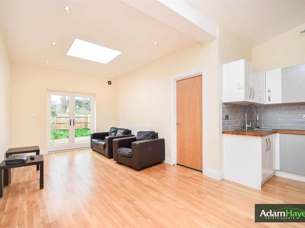 2 bed flat to rent in Windsor Road, Finchley Central N3 Zoopla