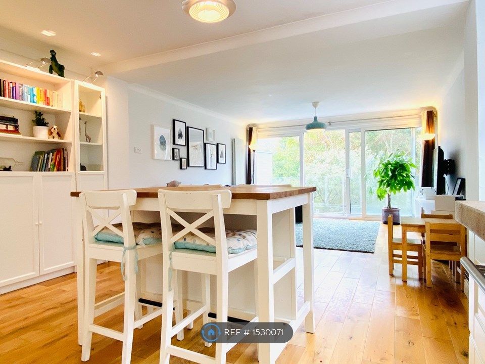 3 bed end terrace house to rent in Dunster Crescent, London RM11 Zoopla