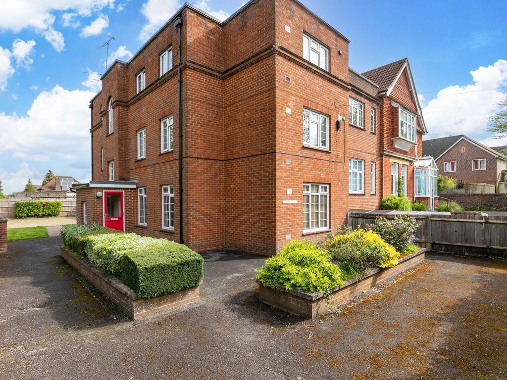 Studio for sale in Highfield Road, Mcgechie House Highfield Road RH19