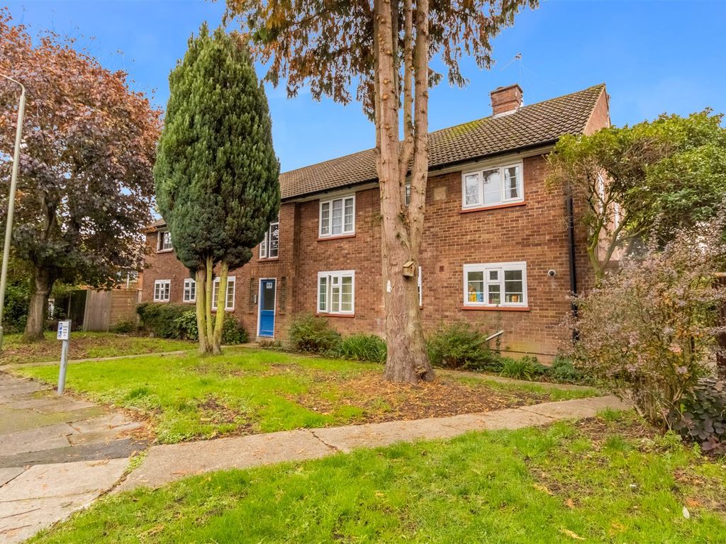 2 bed flat for sale in Mallowmead, Abercorn Road, Mill Hill East NW7