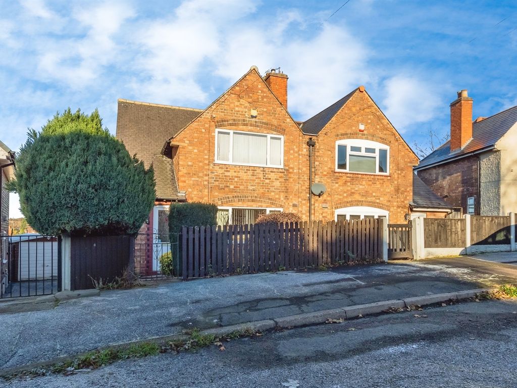 3 bed semidetached house for sale in Markham Crescent, Nottingham NG5, £200,000 Zoopla