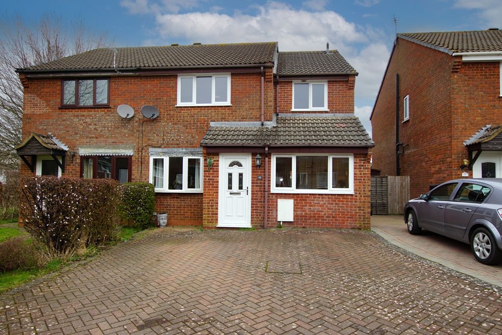 3 bed semidetached house for sale in Slimbridge Close, Yate, Bristol