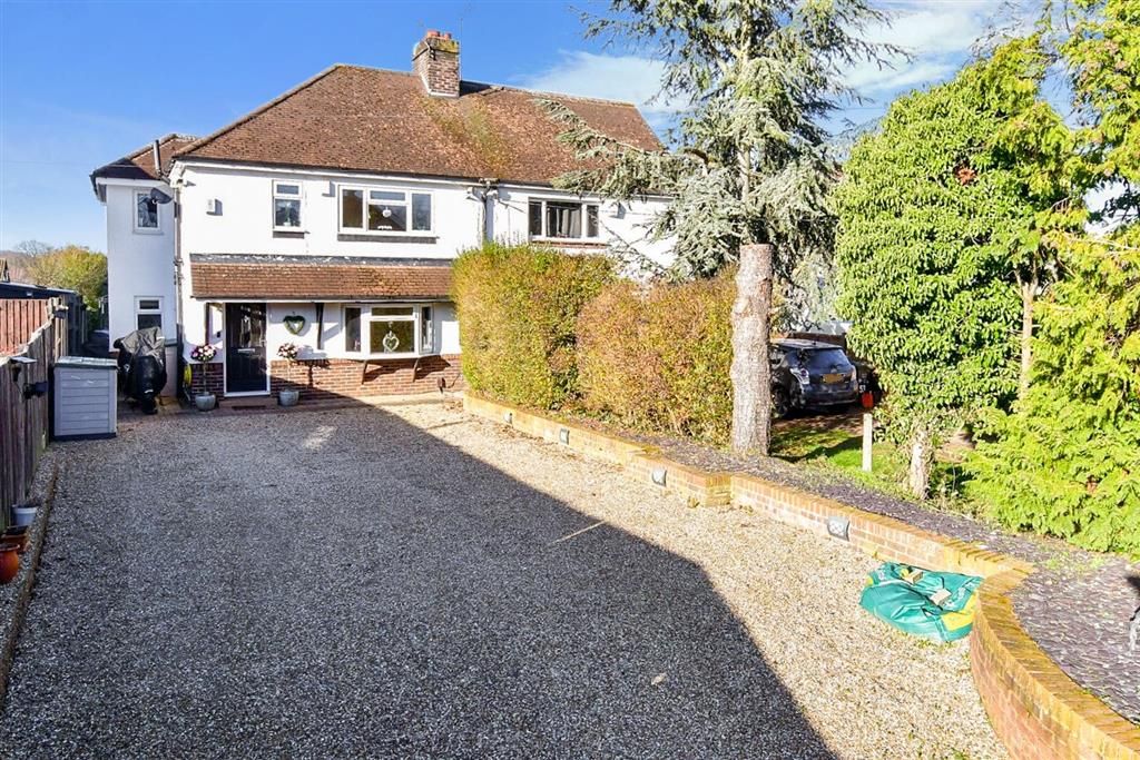 4 bed semidetached house for sale in Lunsford Lane, Larkfield, Kent