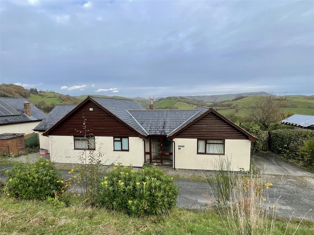 4 bed bungalow for sale in Llanwrin, Machynlleth SY20, £235,000 Zoopla