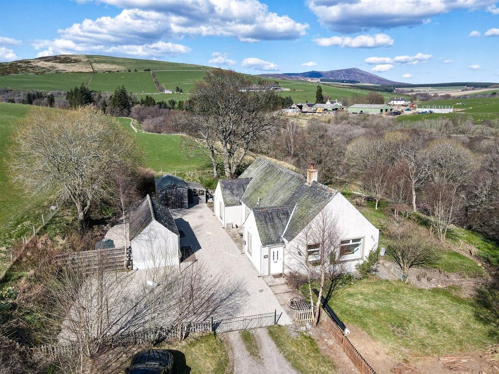 3 bed detached house for sale in Glenlivet, Ballindalloch AB37 Zoopla