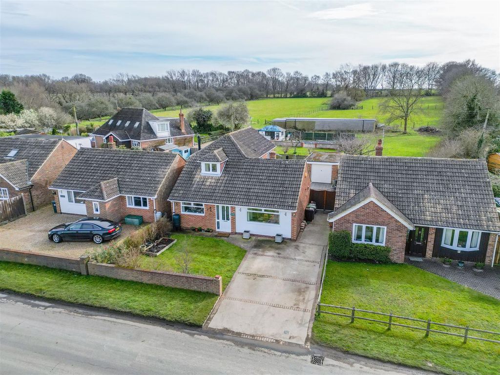 3 bed detached bungalow for sale in Lenham Road, Fairbourne Heath, Maidstone ME17 Zoopla