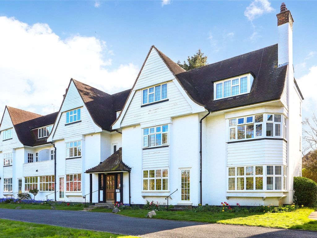 3 bed flat for sale in Leicester House, Watts Road, Thames Ditton KT7