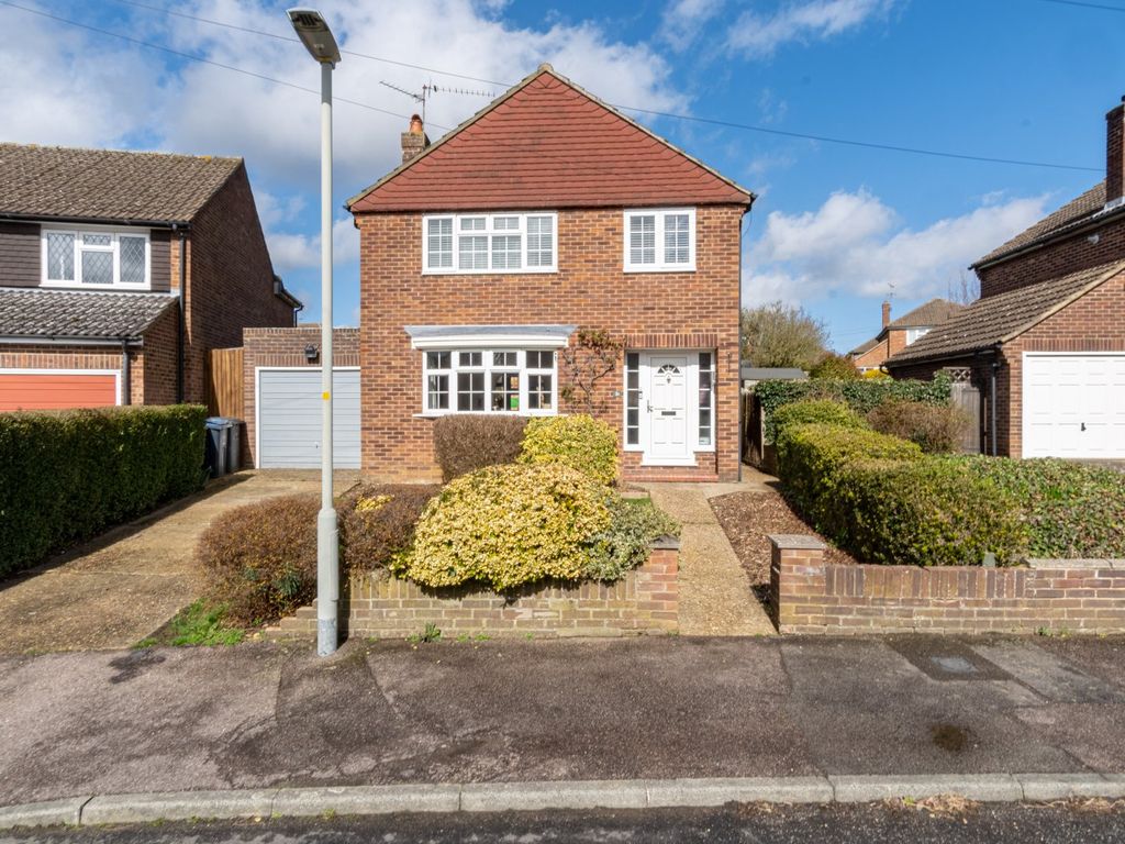 3 bed detached house for sale in Rochford Road, Stortford CM23 Zoopla