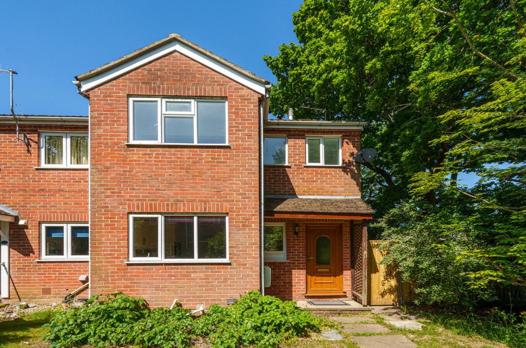 3 bed end terrace house for sale in Oak Tree Close, Colden Common