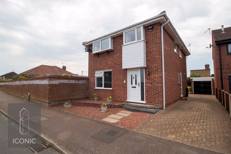 4 bed detached house for sale in Chestnut Avenue, Spixworth, Norwich