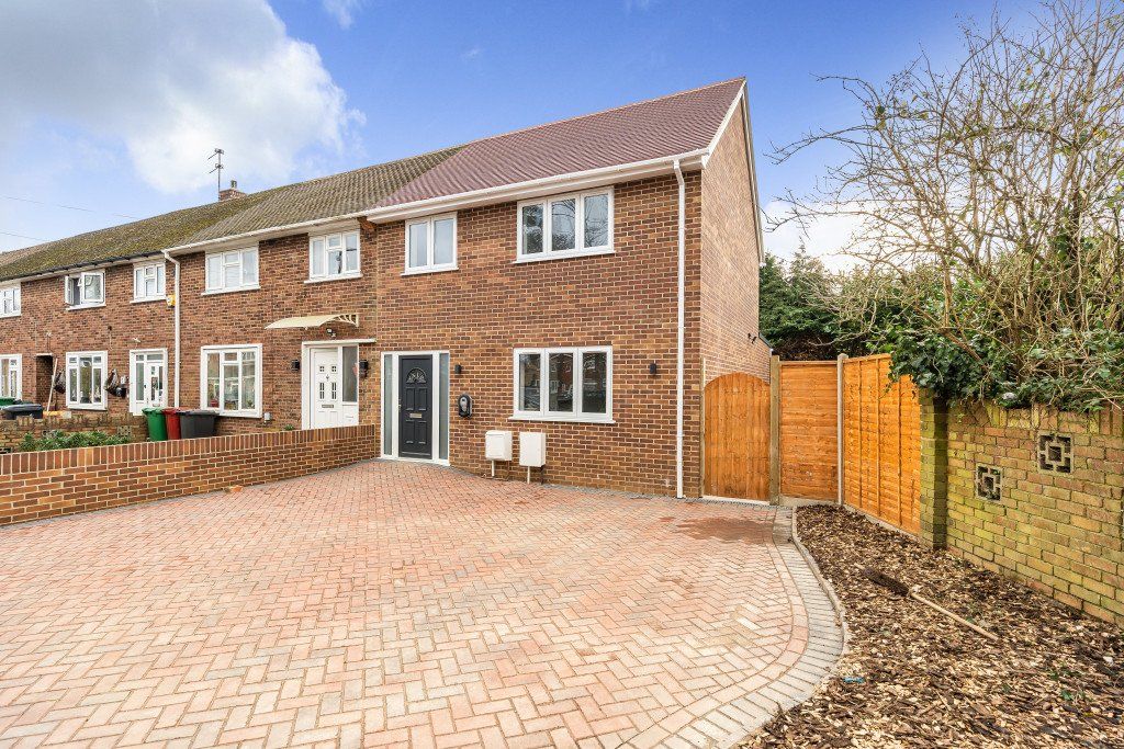 New home, 2 bed end terrace house for sale in Reddington Drive, Langley
