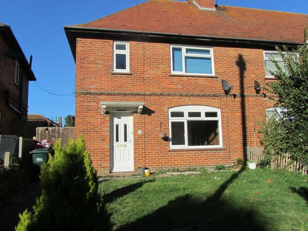 3 bed semidetached house to rent in Southbourne Road, Eastbourne BN22