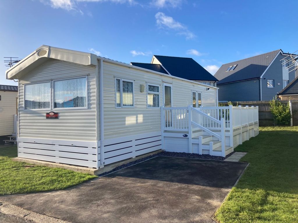 2 bed property for sale in Capel Court Park, New Dover Road, CapelLe