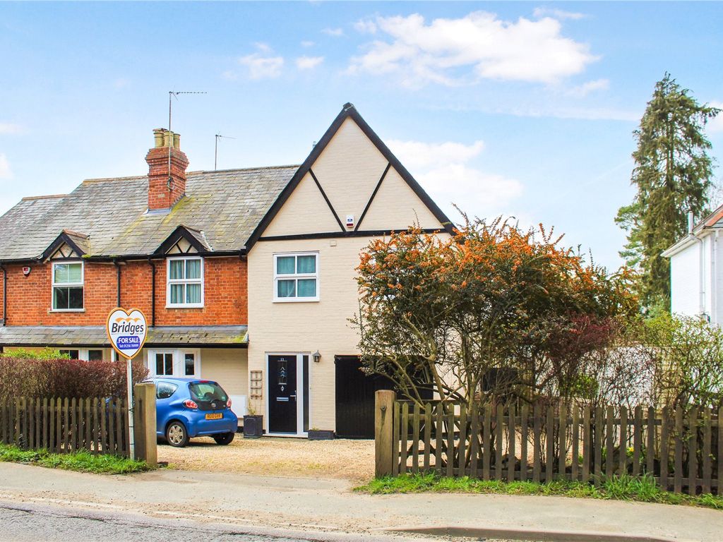 4 bed semidetached house for sale in Reading Road, Eversley, Hook RG27