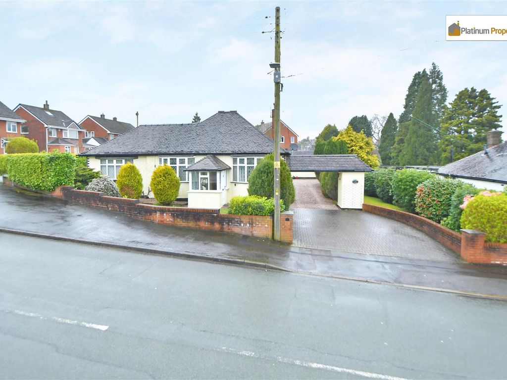 4 bed detached bungalow for sale in Golborn Avenue, Meir Heath ST3, £