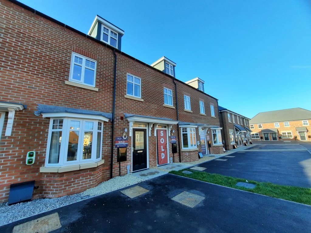 3 bed terraced house to rent in Chalgrove Place, Henhull, Nantwich CW5