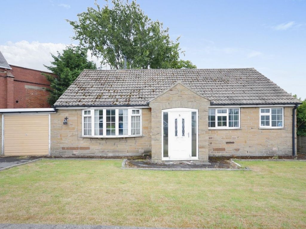 3 bed detached bungalow for sale in Wakefield Road, Garforth, Leeds