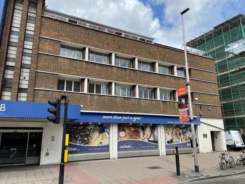 Office to let in Southbank Club, 124-130, Wandsworth Road, Nine Elms