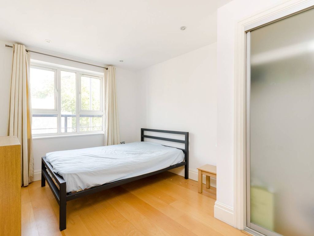 2 bed flat to rent in Royal Quarter, Kingston, Kingston Upon Thames KT2