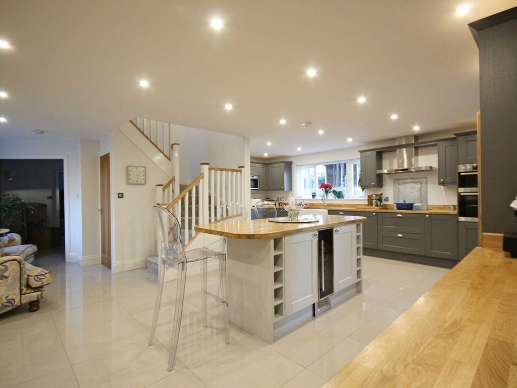 3 bed barn conversion to rent in Weaverham Bank Farm, Weaverham CW8