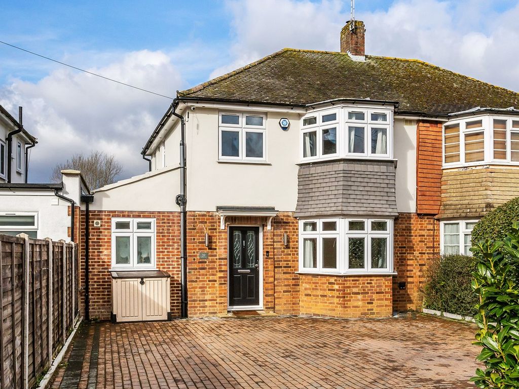 3 bed semidetached house for sale in Betenson Avenue, Sevenoaks TN13