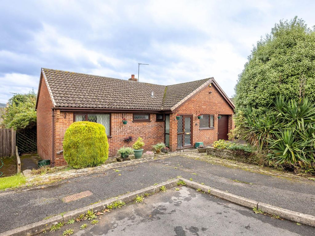 3 bed detached bungalow for sale in Elm Court, Woolaston, Lydney GL15