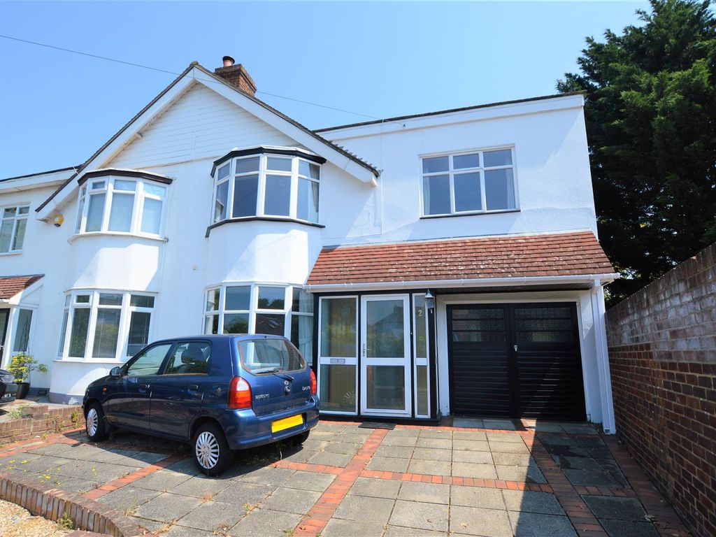 5 bed semidetached house for sale in Sheringham Avenue, Whitton