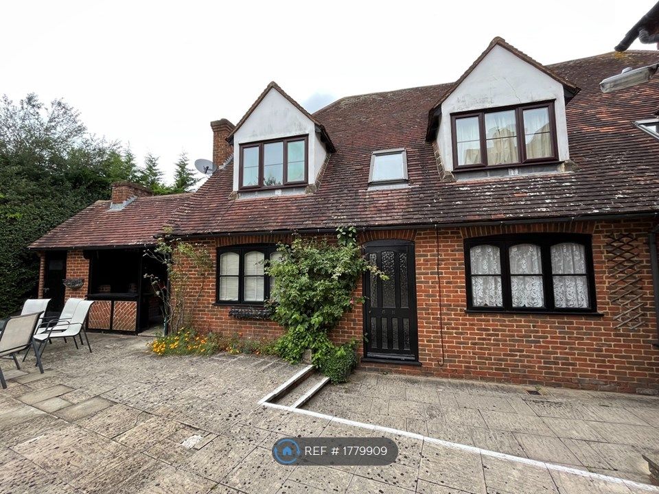 1 bed flat to rent in Red Lion Way, Wooburn Green, High HP10